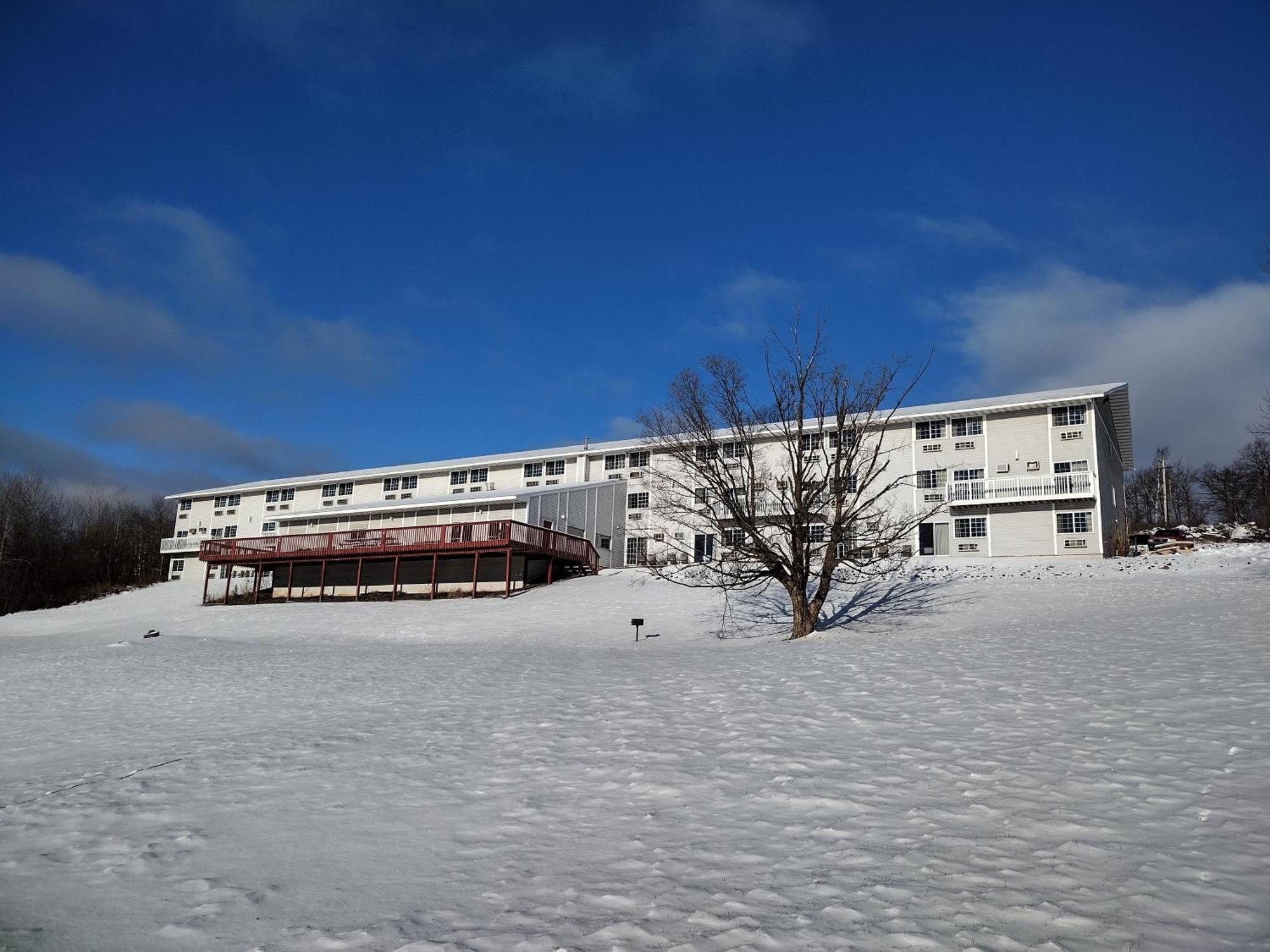 Baymont By Wyndham Proctor Hotel Duluth Exterior photo